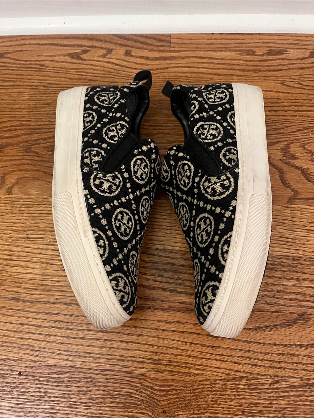 Tory Burch Soft Monogram Croco Embossed Slip On Sneaker size 8 - Picture 4 of 8
